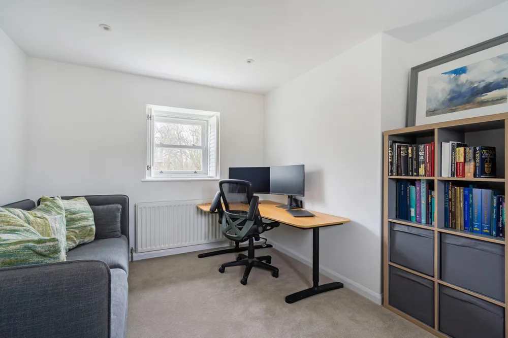 Hampton Court Road, East Molesey, KT8