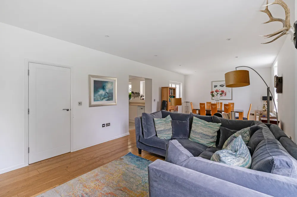 Hampton Court Road, East Molesey, KT8