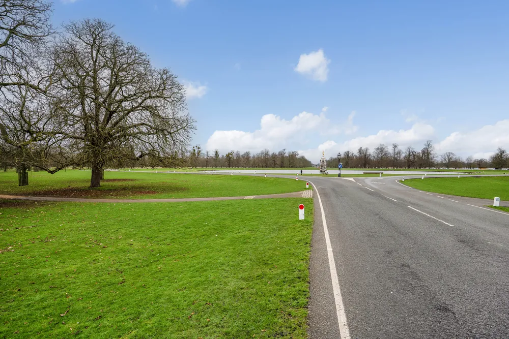 Hampton Court Road, East Molesey, KT8