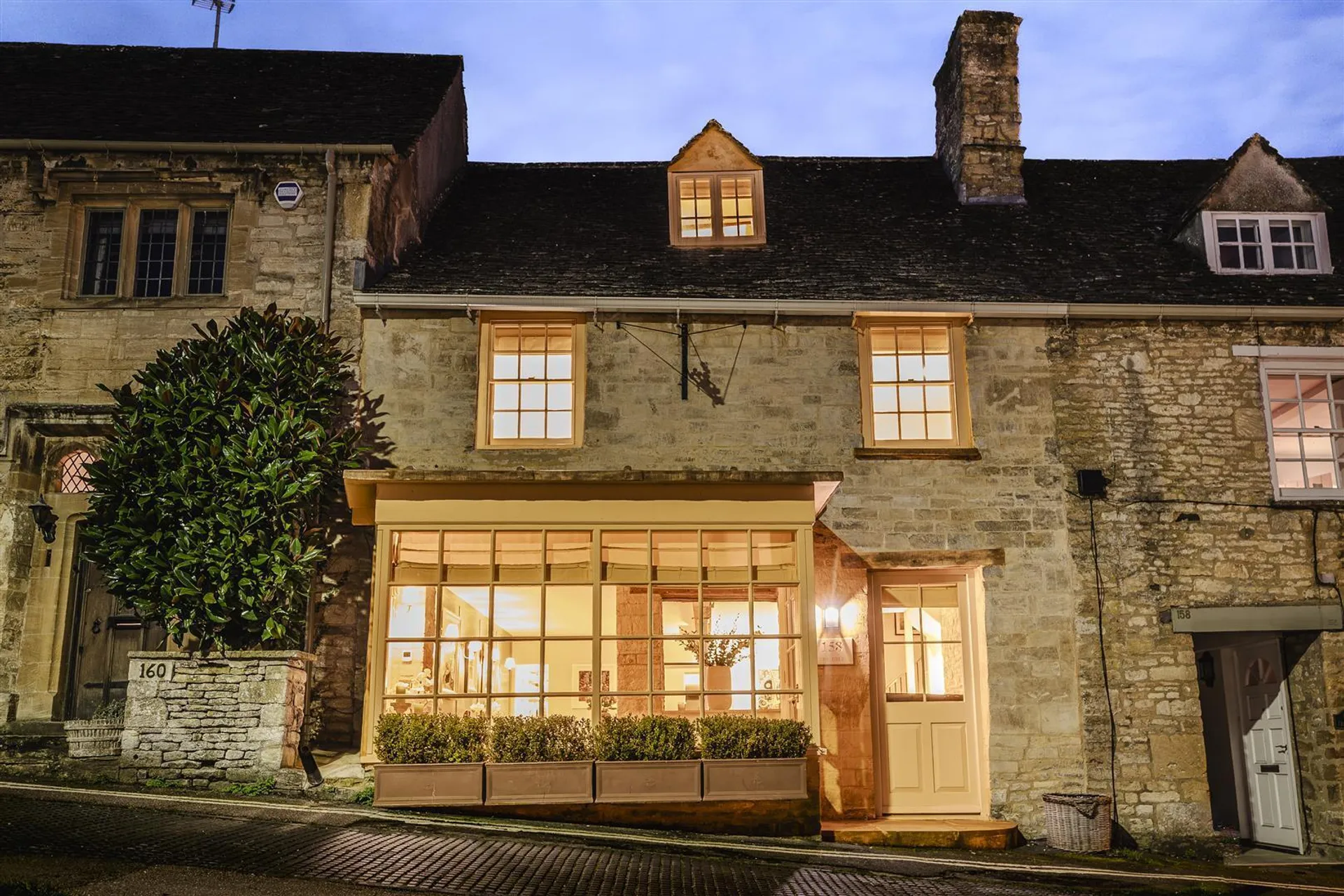 Property photo top 0