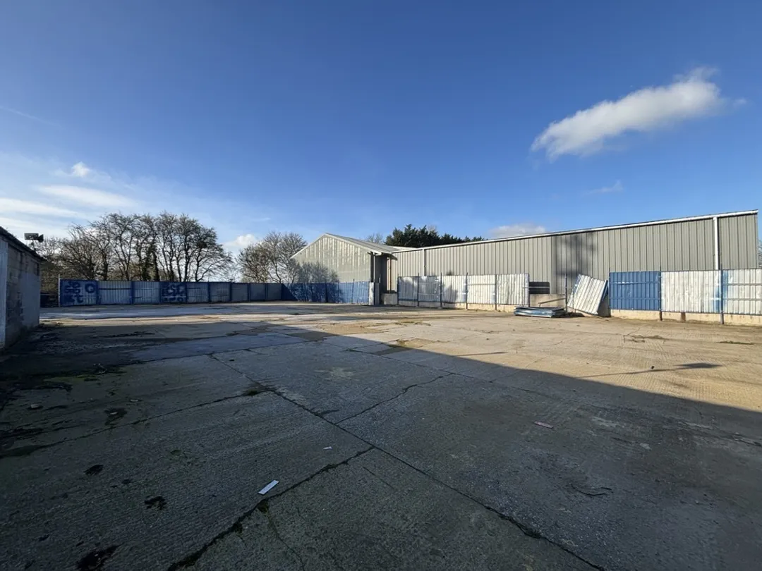 https://mr0.homeflow-assets.co.uk/files/photo/image/46853/1409/_x_/5c92dca2-c0d3-4134-8cb9-e6eaf3e14c47_web.jpg