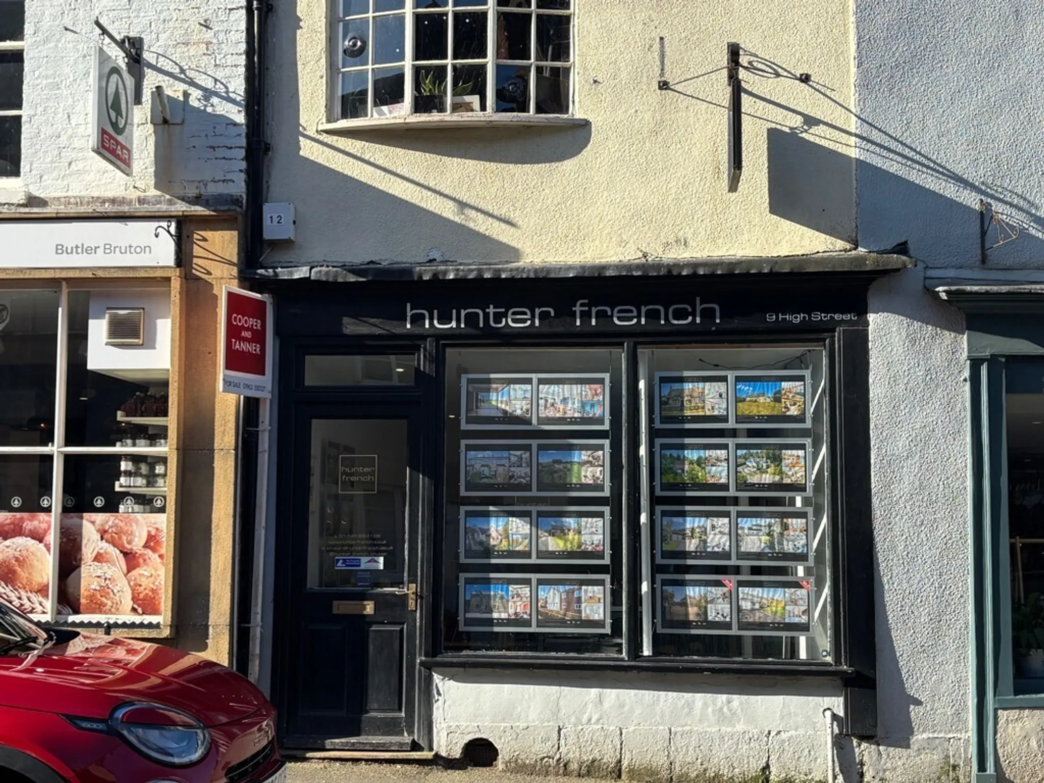 https://mr0.homeflow-assets.co.uk/files/photo/image/46853/1501/_x_/e203488a-3460-4449-9acf-8715b848f1a0_web.jpg