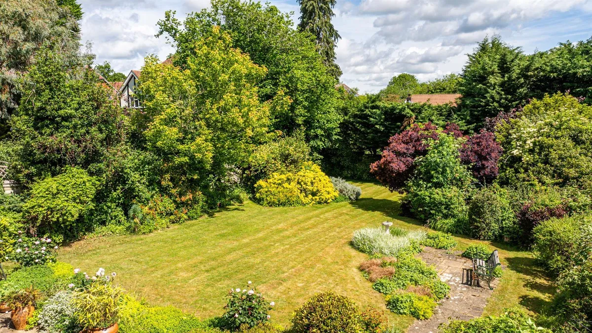 Delmar Avenue, Leverstock Green, Hertfordshire, HP2 4LZ