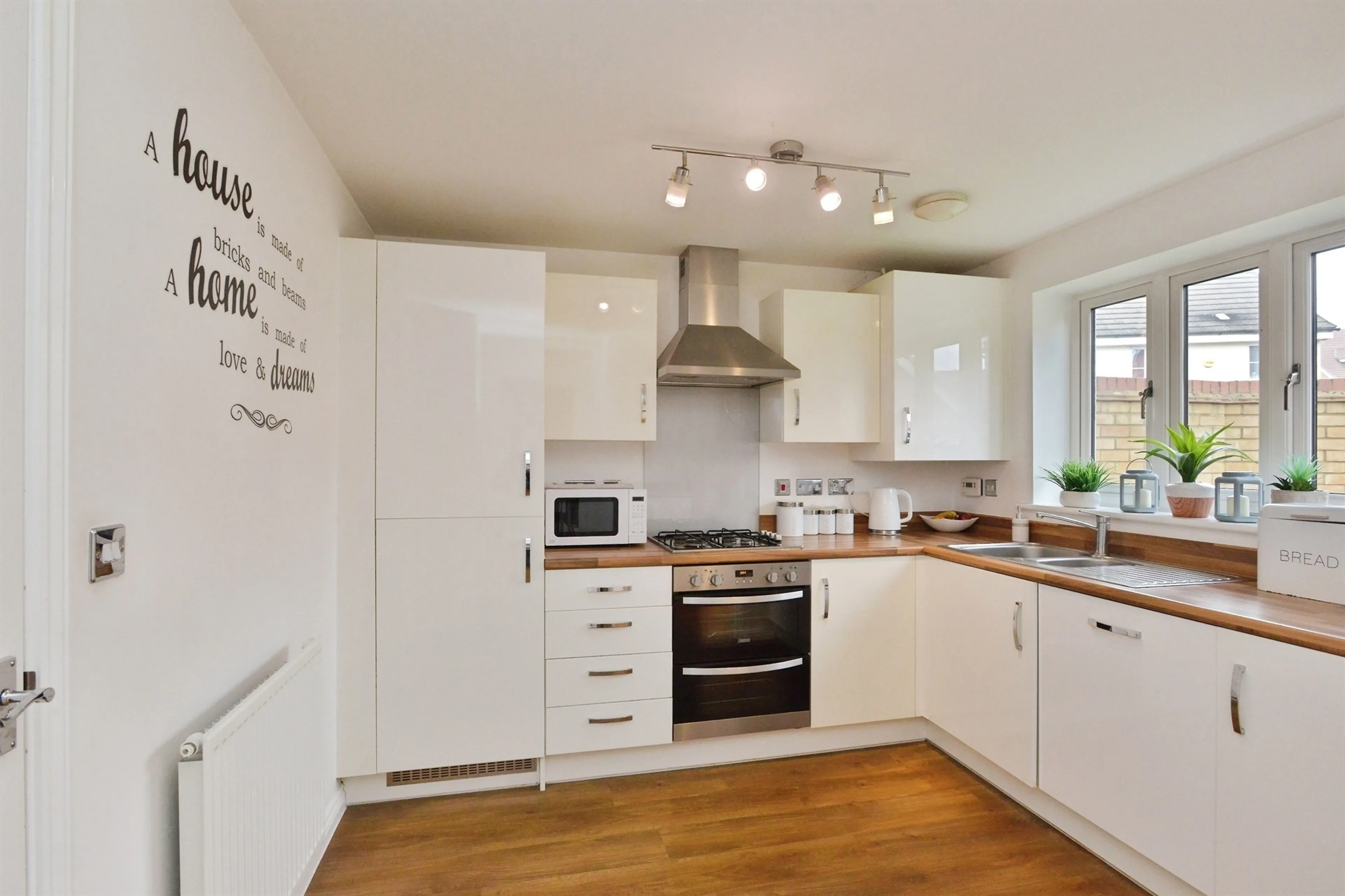 Property at Curacao Crescent, Bletchley, Milton Keynes