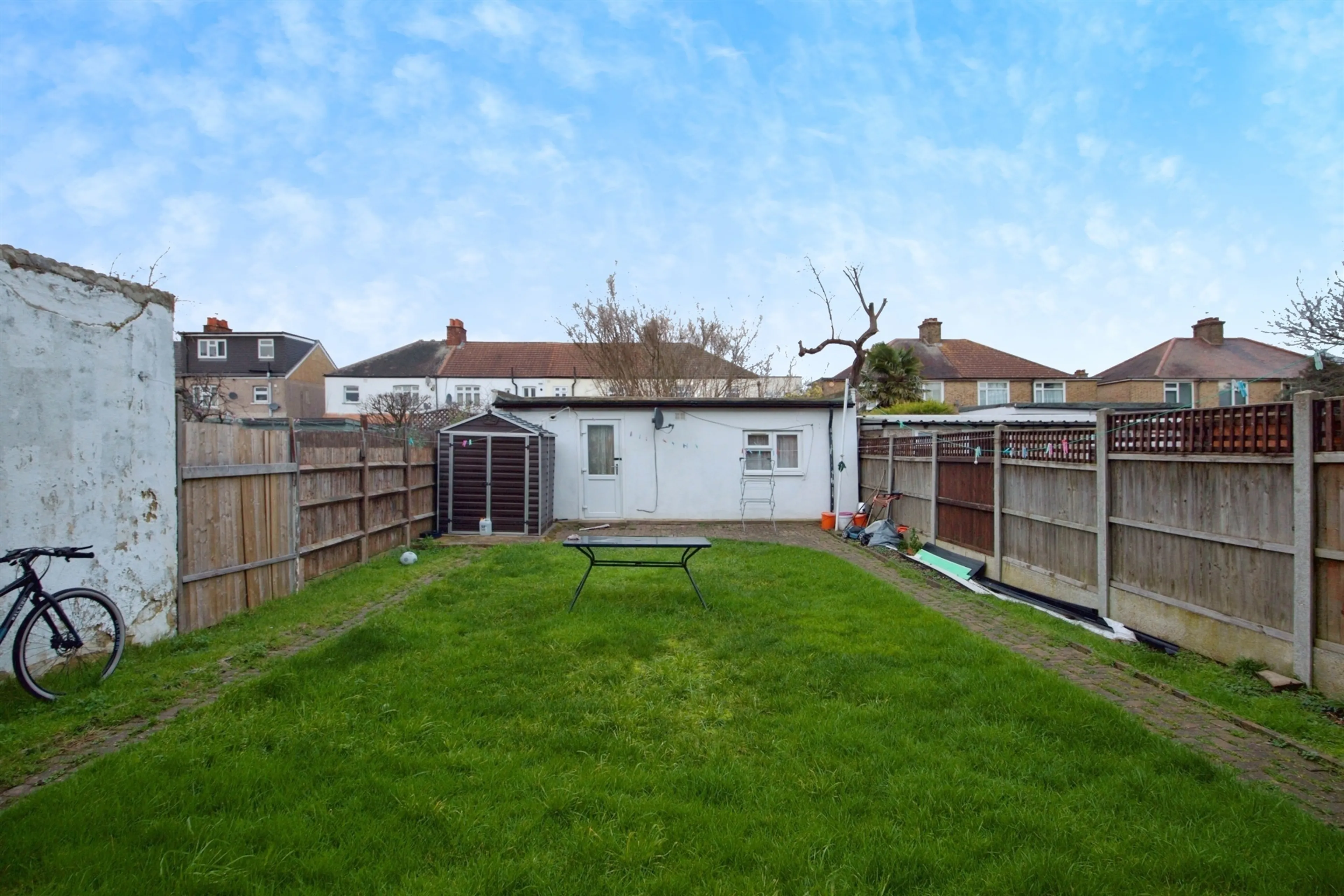 Property at Hurstbourne Gardens, Barking
