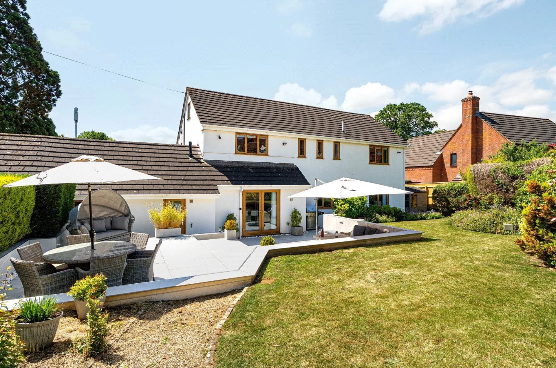 Property photo top 0