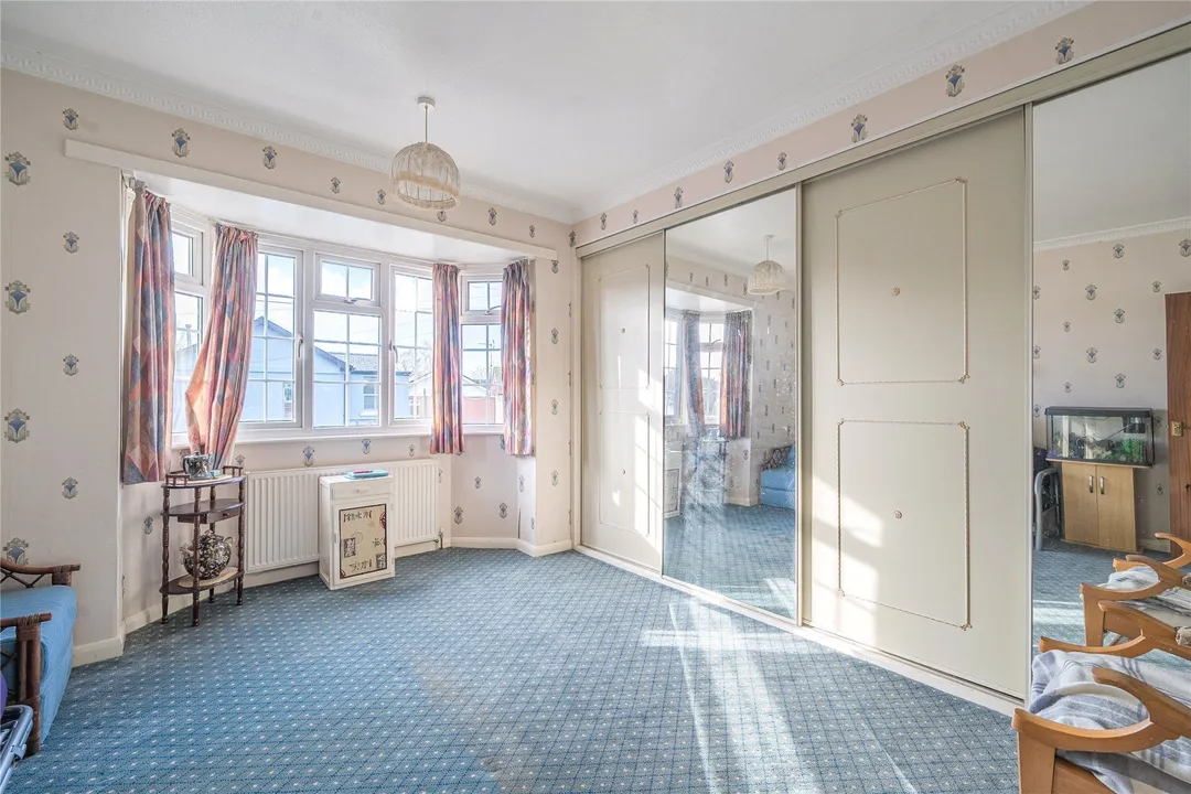 https://mr0.homeflow-assets.co.uk/files/photo/image/46858/5920/_x_/SOU250799_11.jpg