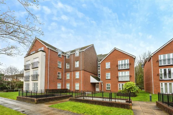 Birch Meadow Close, Warwick, Warwicks...