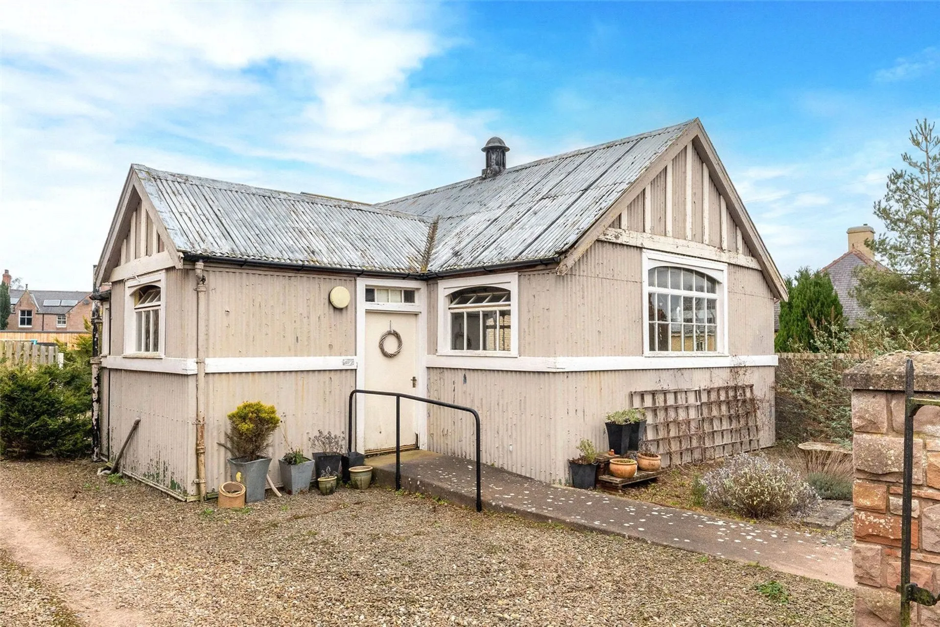 Property photo top 0