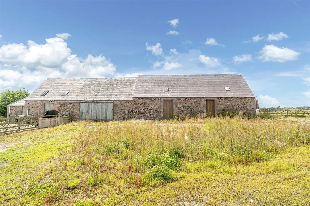 https://mr0.homeflow-assets.co.uk/files/photo/image/46860/7974/_x_/PAT250379_04.jpg