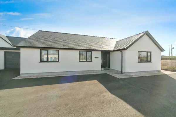 Pontllyfni, Caernarfon, Gwynedd, LL54