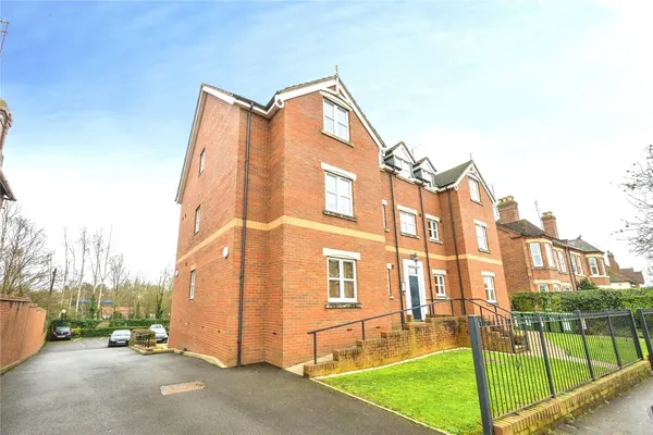 Emscote Road, Warwick, Warwickshire, ...