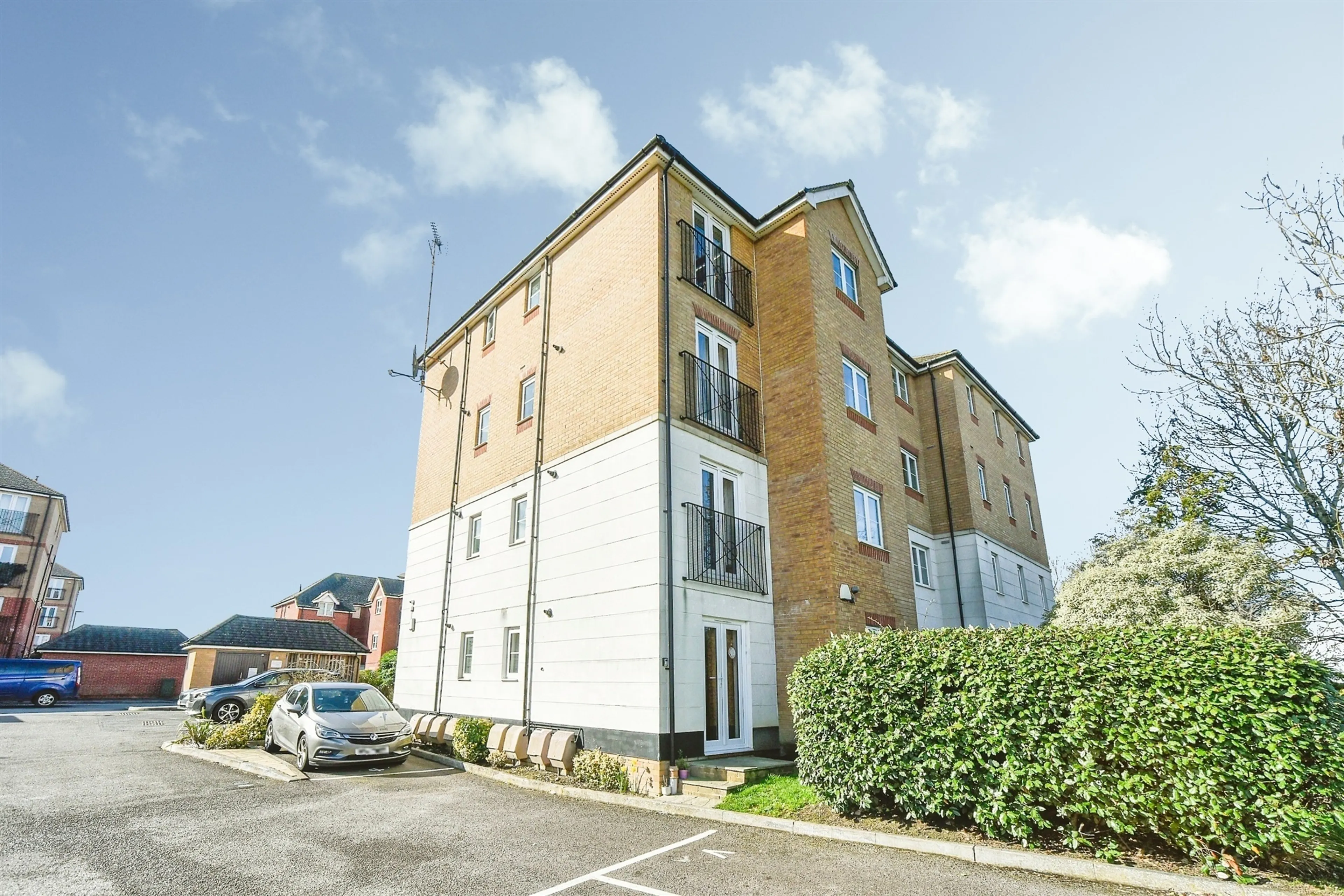 Property at Twickenham Close, Swindon