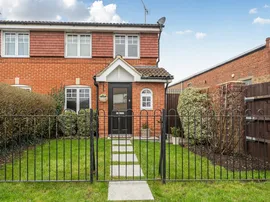 Blackamoor Lane, Maidenhead photo