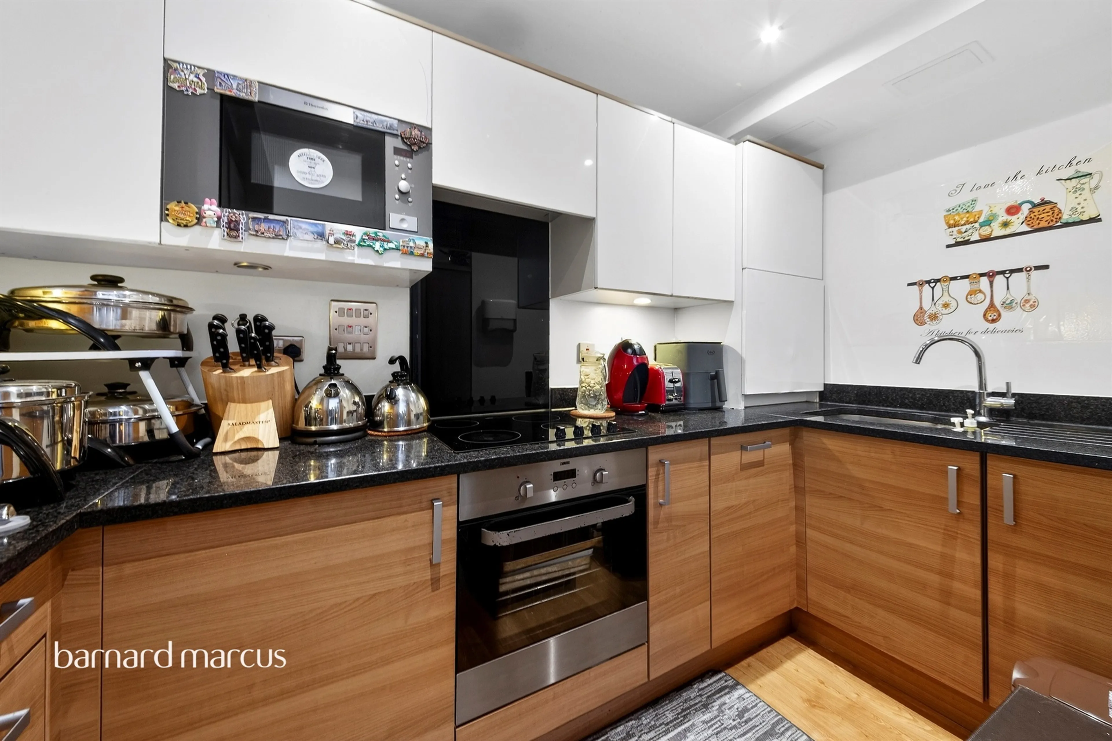 Property at Heybourne Crescent, London
