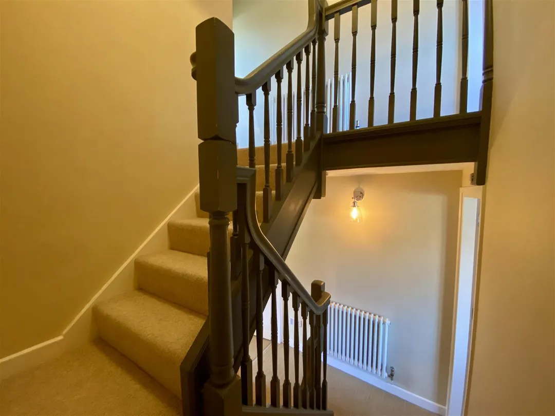 https://mr0.homeflow-assets.co.uk/files/photo/image/46876/3889/_x_/RId-REwMKEqsC8iZFOynKA.jpg