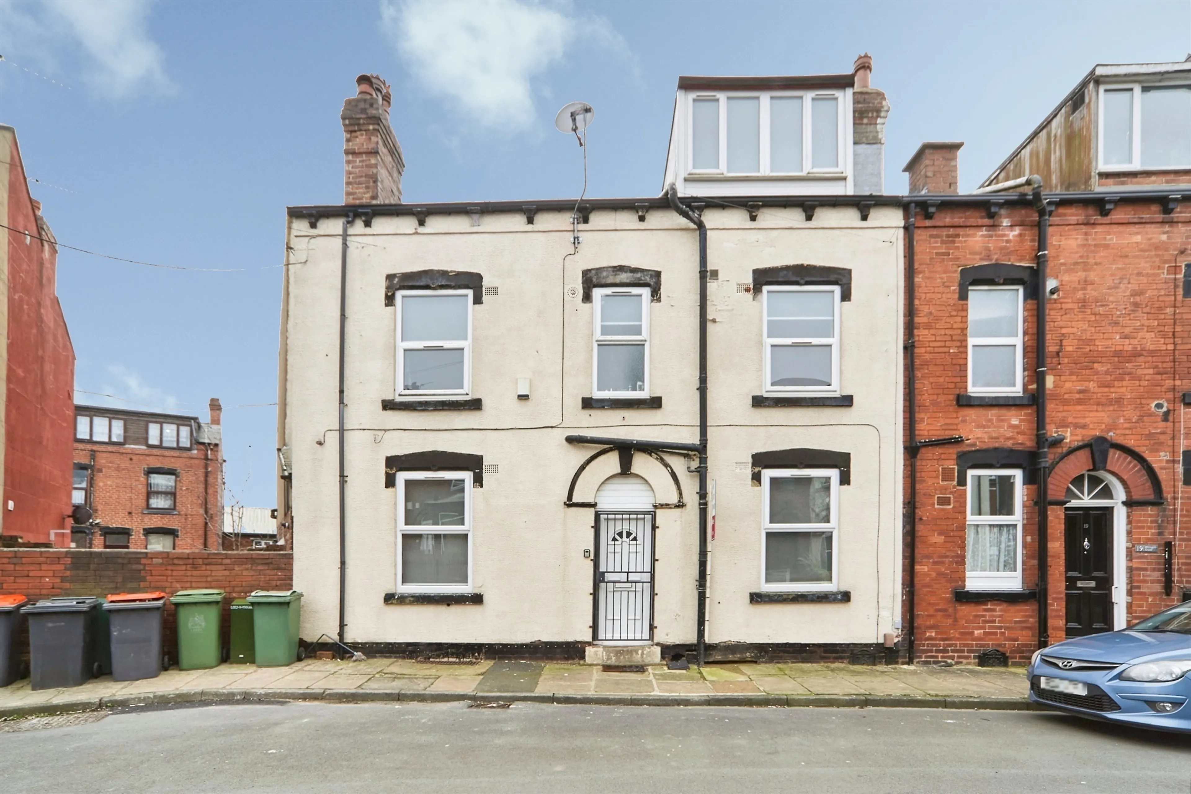 Property at Whingate Grove, Leeds
