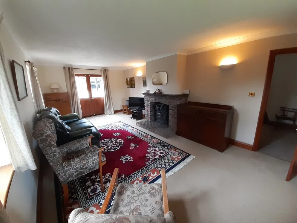 Property carousel item 4