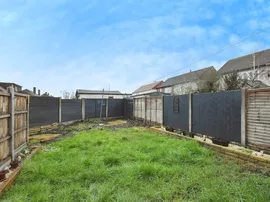 Gooshays Drive, Romford thumb 3