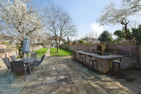 Bradleigh Avenue, GRAYS, Essex, RM17