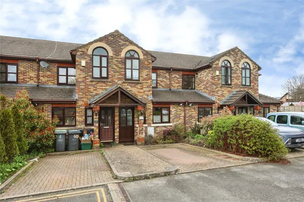 Bishops Mews, Commercial Road, Tonbri...