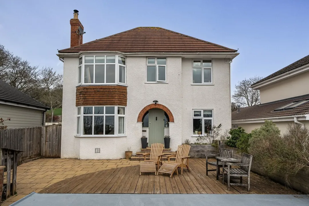 https://mr0.homeflow-assets.co.uk/files/photo/image/46890/5779/_x_/54683123.jpg