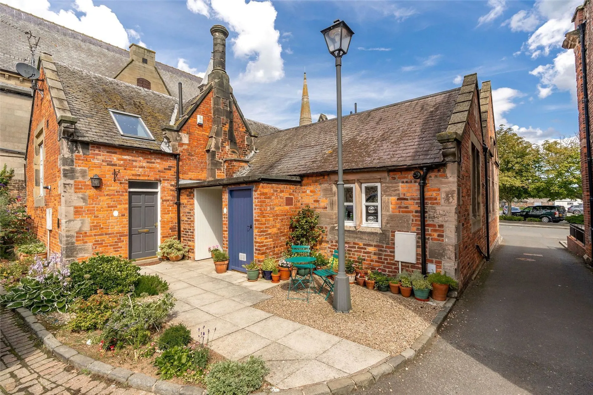 Property photo top 0