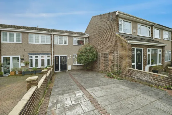Browne Close, Romford, RM5