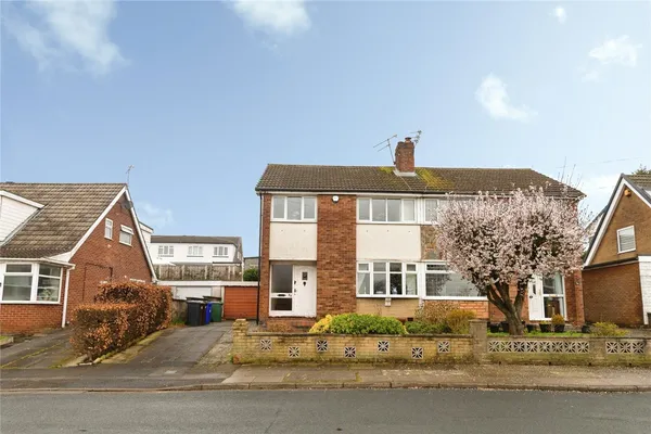Cotswold Crescent, Bury, Greater Manc...