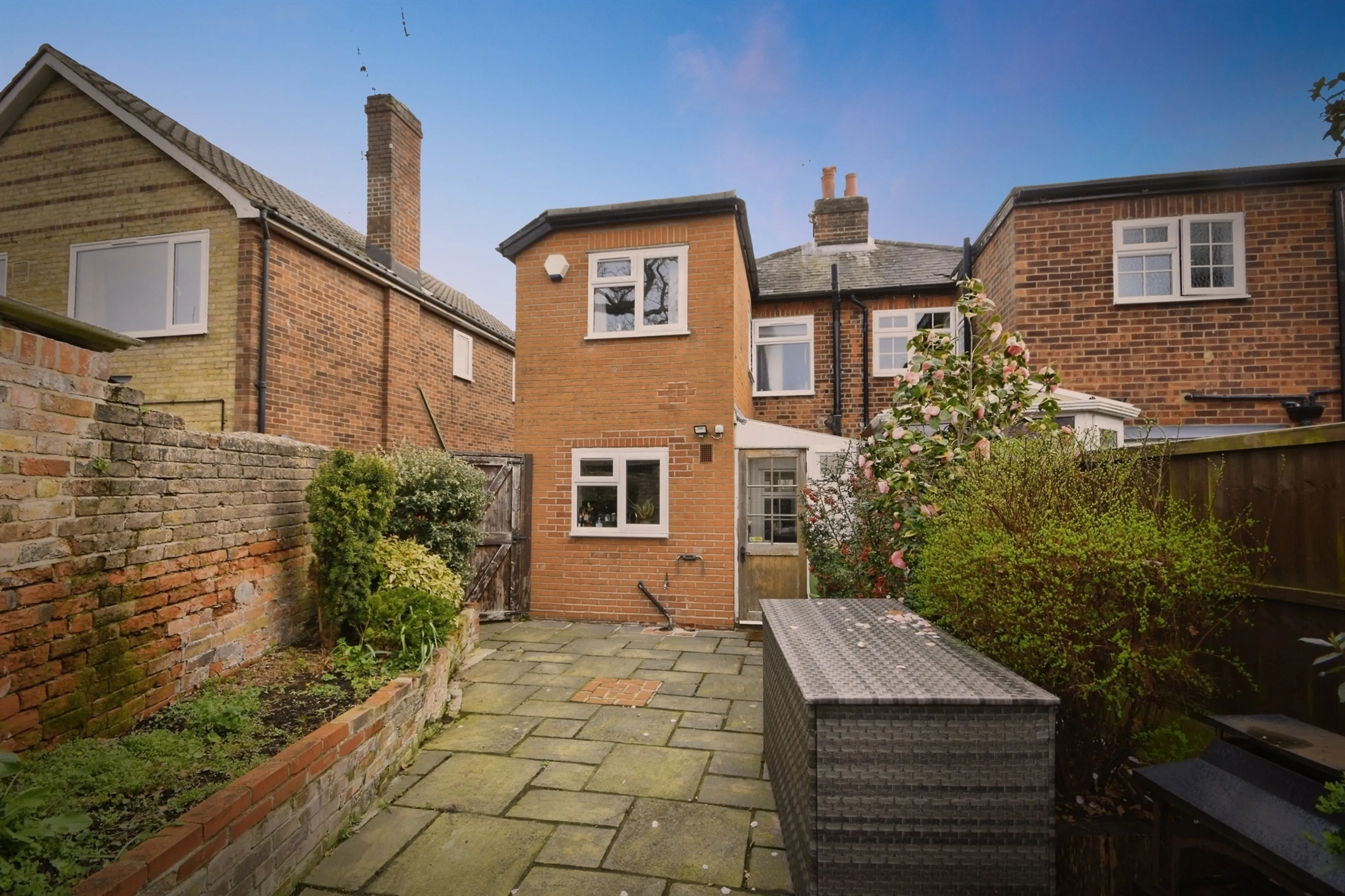 Property at Seven Arches Road, Brentwood