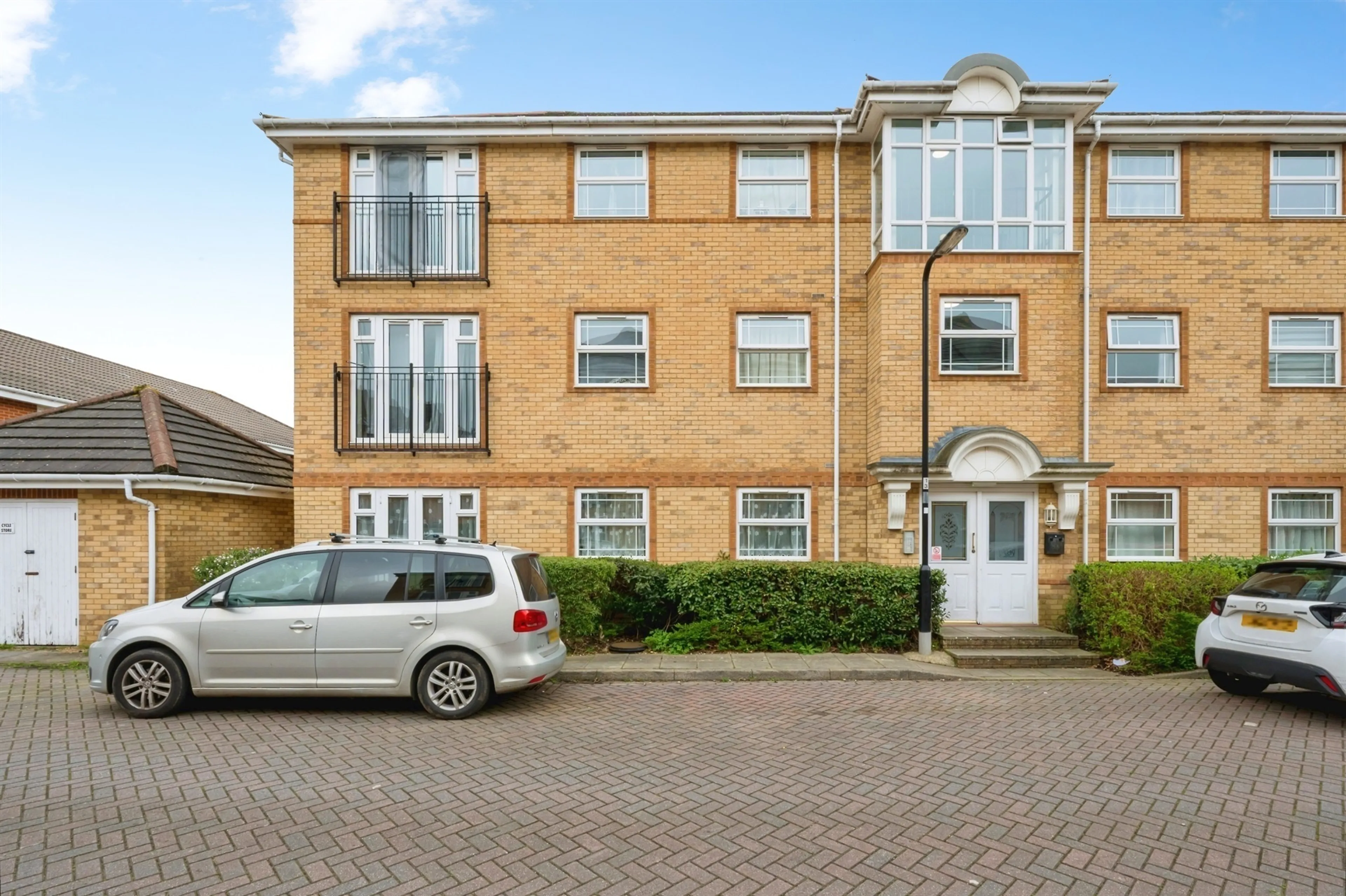 Property photo 0