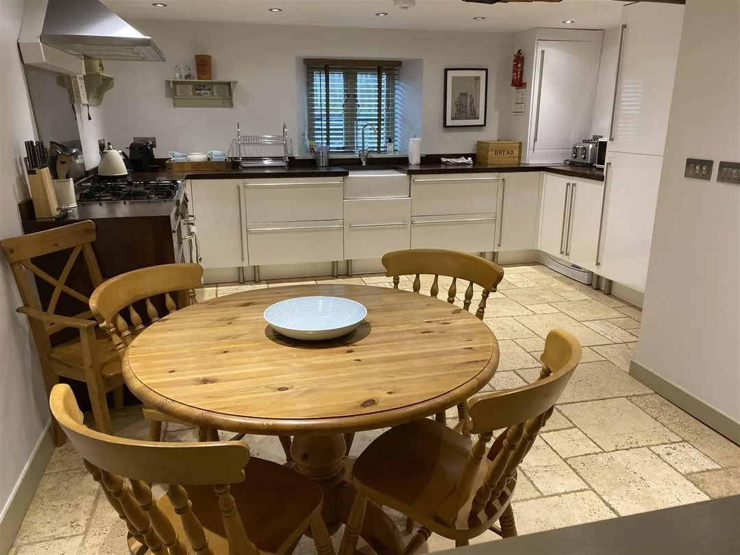 https://mr0.homeflow-assets.co.uk/files/photo/image/46907/5135/_x_/cS0nrVzffEOn3etiPQorBw.jpg