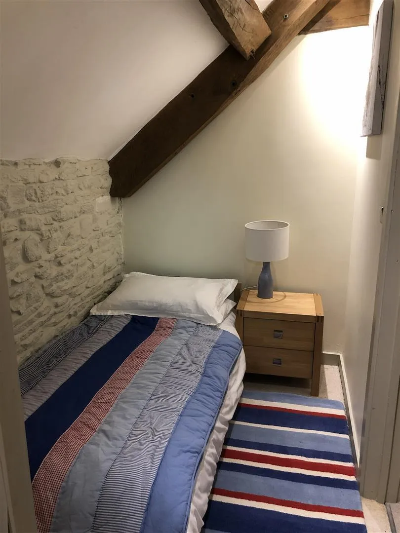 https://mr0.homeflow-assets.co.uk/files/photo/image/46907/5138/_x_/R31Cj4l-KUq-sYm3K4PS6Q.jpg