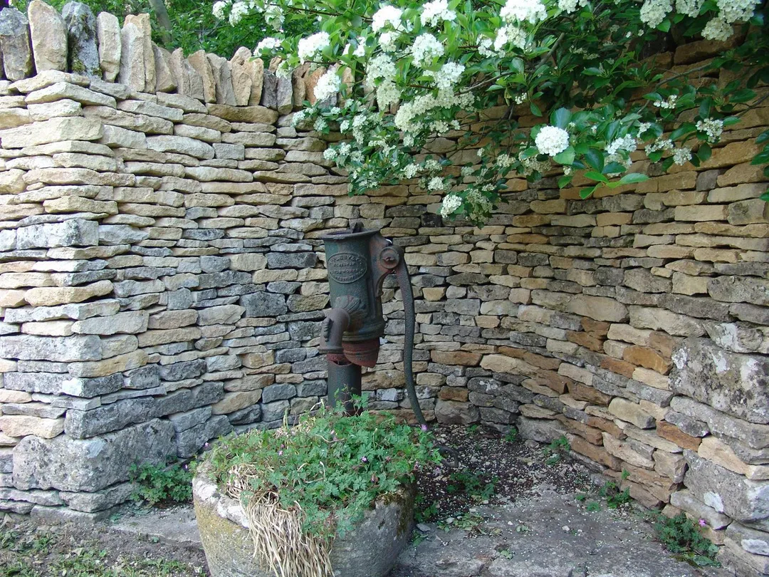 https://mr0.homeflow-assets.co.uk/files/photo/image/46907/5145/_x_/qULHbbKbQ0KJwtFY1nZWqQ.jpg