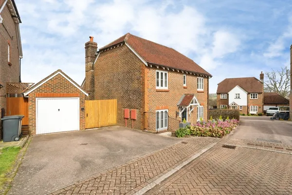 Rosemary Gardens, Burwash, Etchingham...