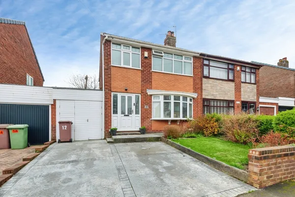Broadgate Avenue, St. Helens, Merseys...