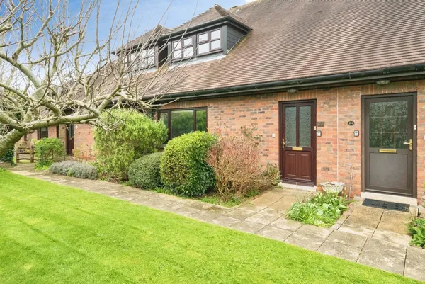 Home Farm Court, Frant, Tunbridge Wel...