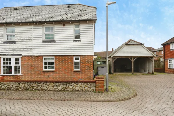 Willow Close, Harrietsham, Maidstone,...