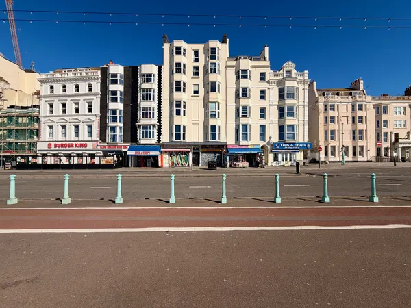 Kings Road, Brighton, BN1 1NA