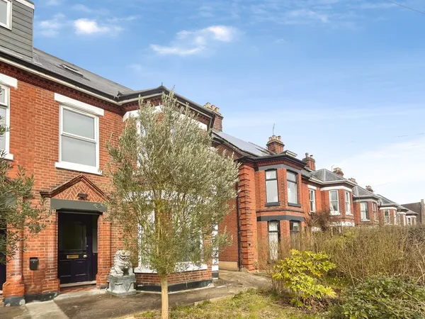 Earlham Road, NR2 3RG