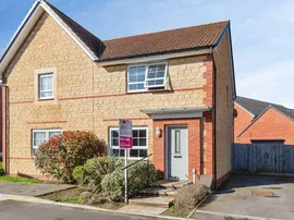 Hazel Crescent, CHIPPENHAM photo