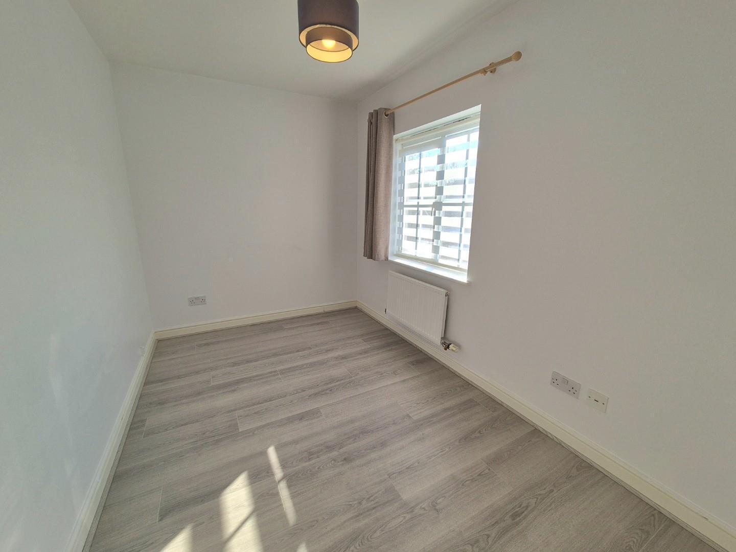 Wake Way, Grange Park Image 12