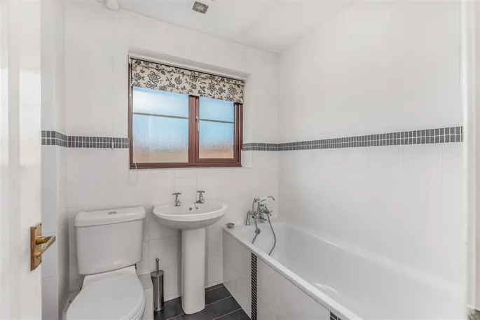 Property carousel image 10