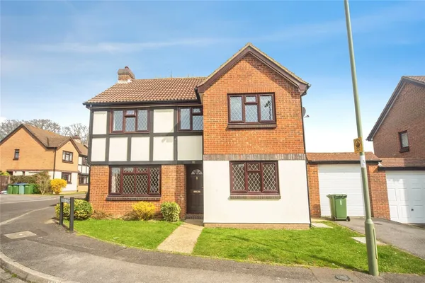 Gray Close, Warsash, Southampton, Ham...