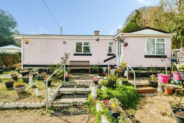 Bostal Road, Steyning, West Sussex, BN44