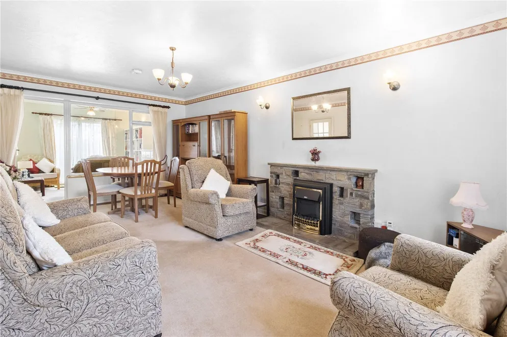 Property carousel item 4