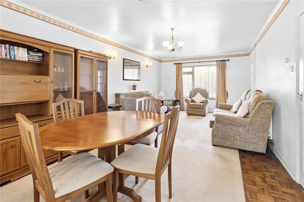 Property carousel item 9