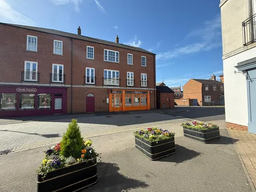 Hampden Square, Aylesburyphoto