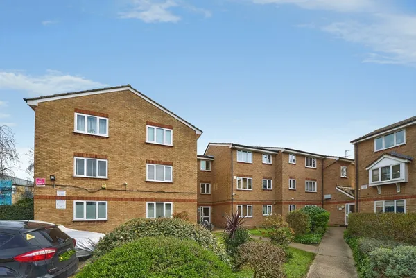 Thant Close, London, E10