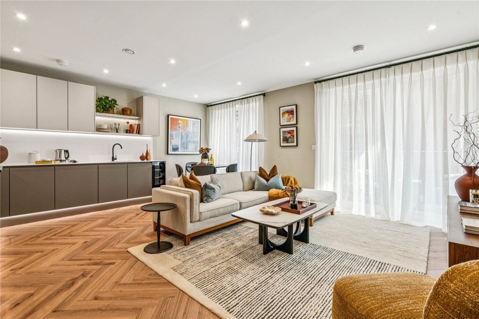 1 bedroom property in London Square, Bicknell Way, SW17 - £605,000 ...